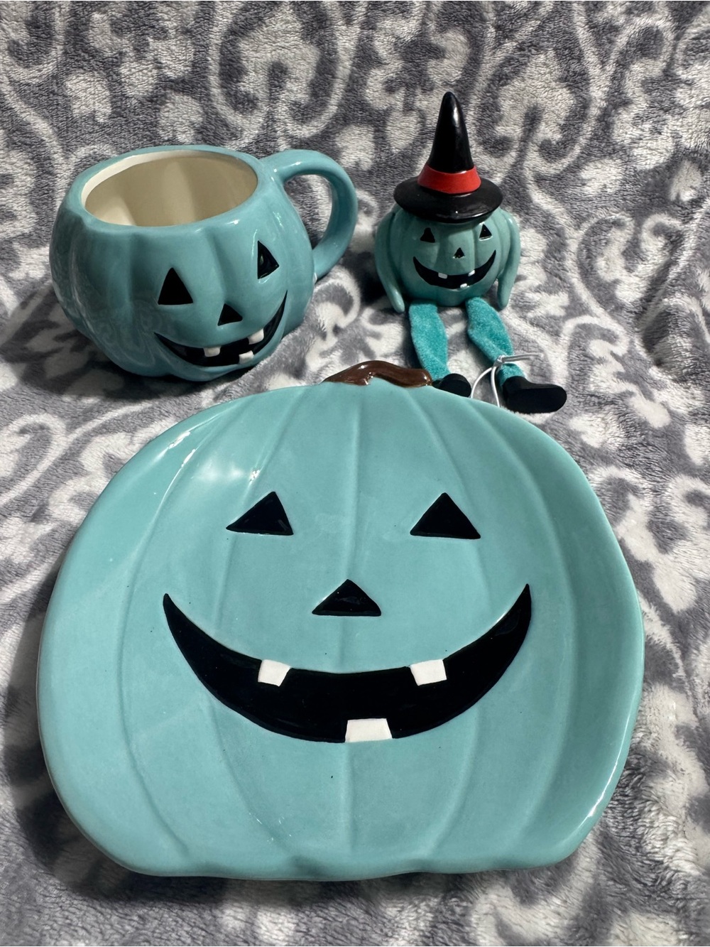 Turquoise Jack-O'-Lantern Ceramic Plate & Mug Set